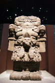 Статуя ацтекской богини Коатликуэ (зал ацтеков)