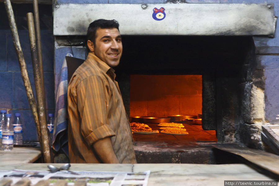 Небольшая пекарня в Шанлыурфе Шанлыурфа, Турция