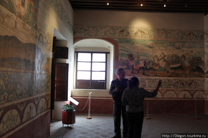 Четырёхсотлетние рисунки на стенах Пуэбла, Мексика