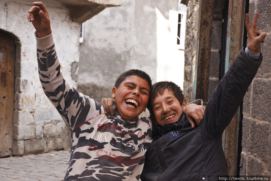 Курдские дети Диярбакыра Диярбакыр, Турция