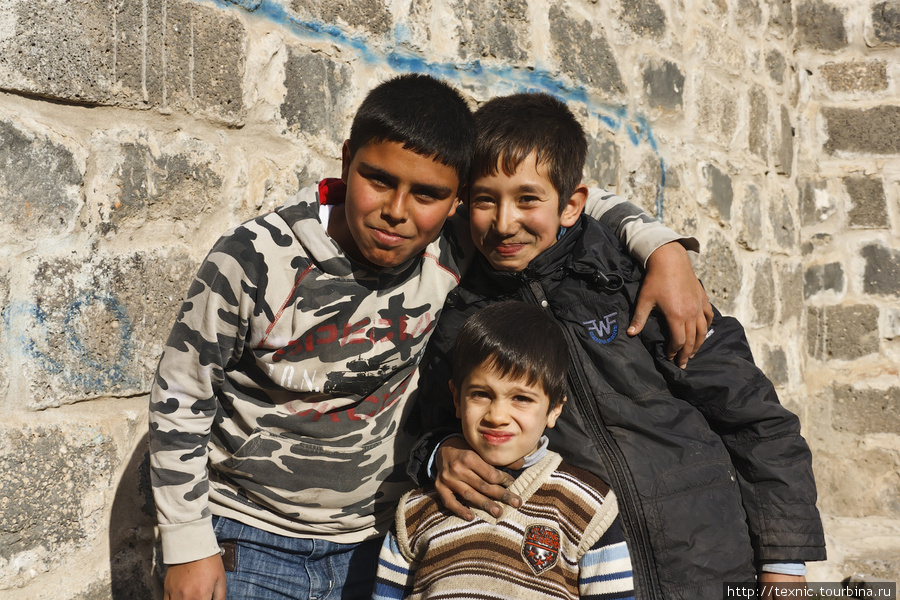 Курдские дети Диярбакыра Диярбакыр, Турция
