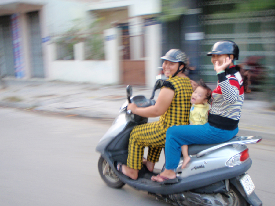 Я так понимаю, что за рулем бабушка... Нячанг, Вьетнам