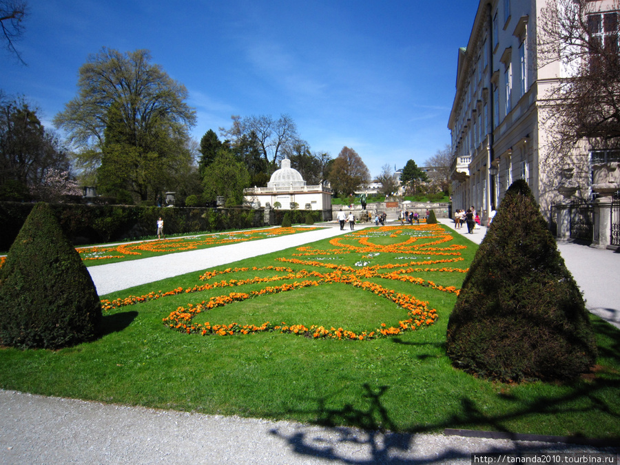 Сад Мирабель в апреле Зальцбург, Австрия