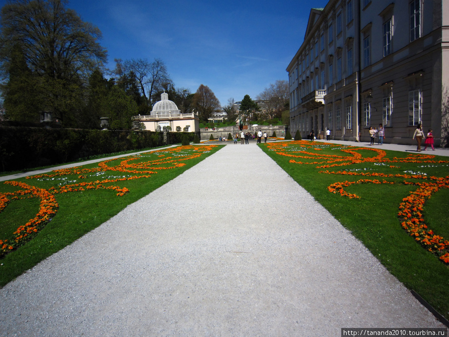 Сад Мирабель в апреле Зальцбург, Австрия