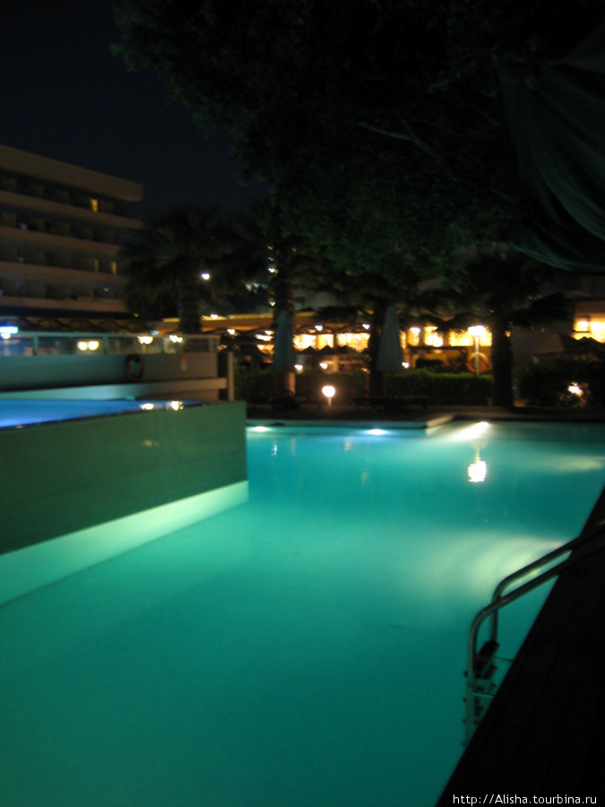 Отель Blue Sea Beach Resort**** —

ступенчатый бассейн