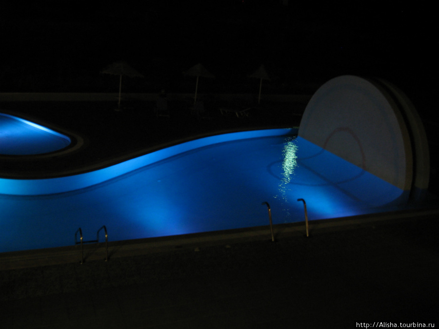 Отель Blue Star*** — 

ночная подсветка бассейна