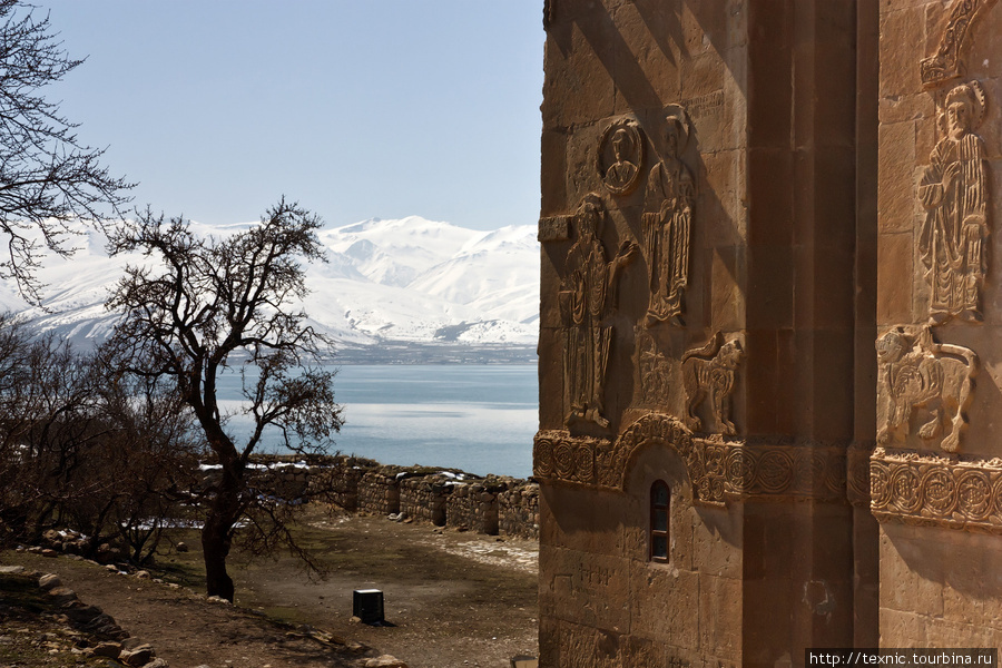 Остров Ахтамар и Церковь Святого Креста Восточная Анатолия, Турция