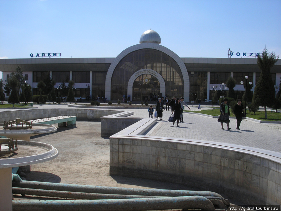 Железнодорожный вокзал г.Карши — железные ворота города. Карши, Узбекистан