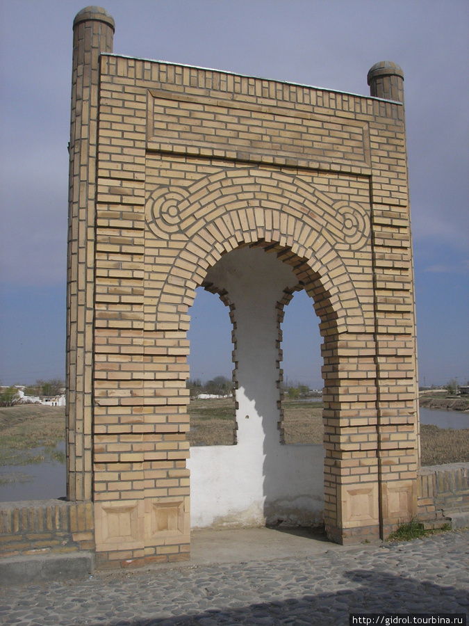 Элемент строения моста. Карши, Узбекистан
