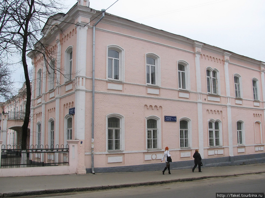 Школа №6 со стороны переулка Кравцова Харьков, Украина