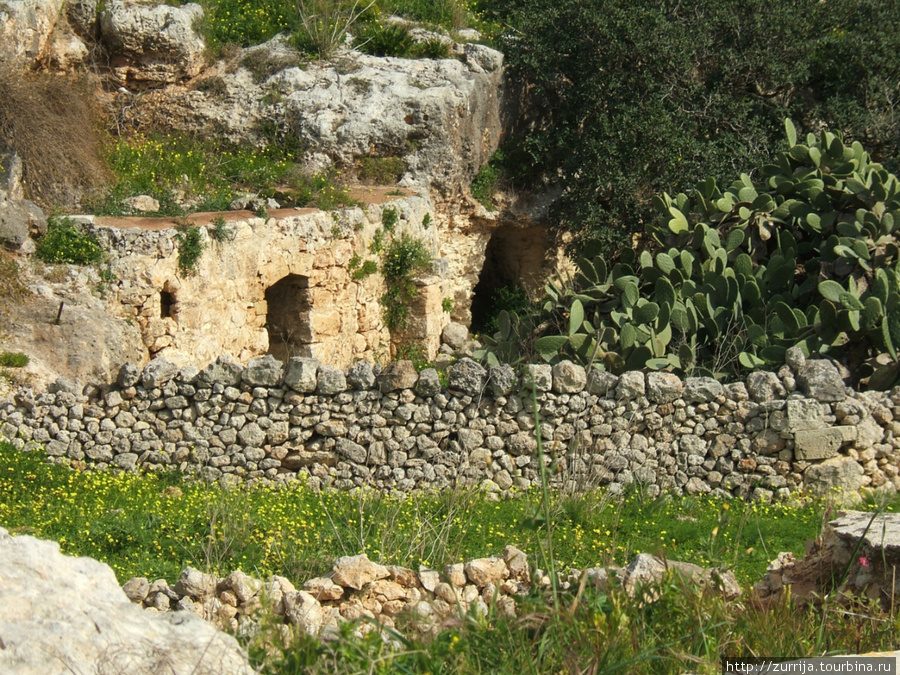 Бывшее пещерное поселение (Меллиха, Мальта)