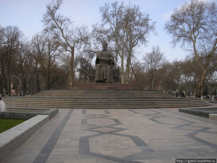 Памятник Тимуру. Самарканд, Узбекистан