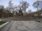 Памятник Тимуру.