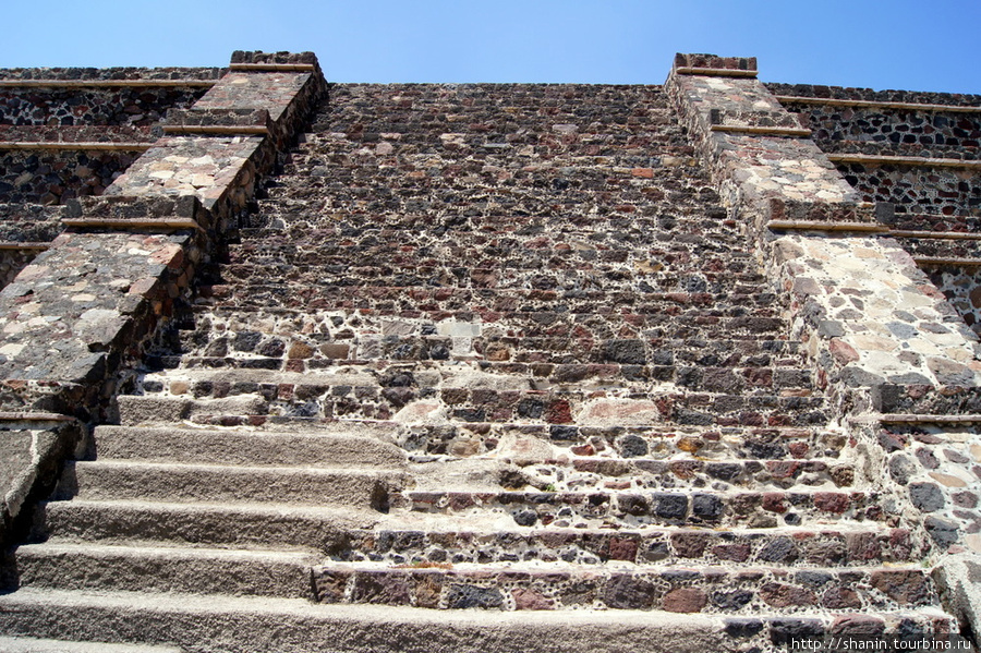 Лестница в небо Теотиуакан пре-испанский город тольтеков, Мексика