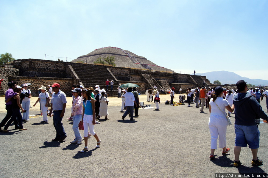 Дорога мертвых Теотиуакан пре-испанский город тольтеков, Мексика