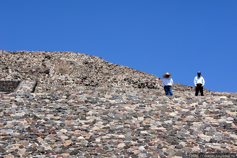 Пирамида Луны и площадь Луны Теотиуакан пре-испанский город тольтеков, Мексика