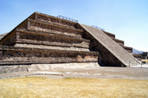 Пирамида в крепости
