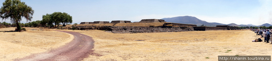 Крепость — вид с Дороги мертвых Теотиуакан пре-испанский город тольтеков, Мексика