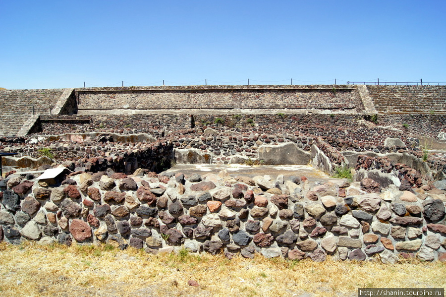 Крепость Теотиуакан пре-испанский город тольтеков, Мексика