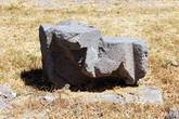 Каменный обломок в крепости