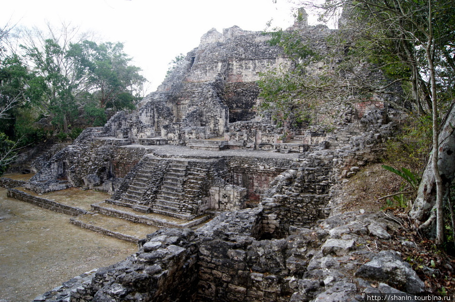 Руины в Бекане Кампече, Мексика