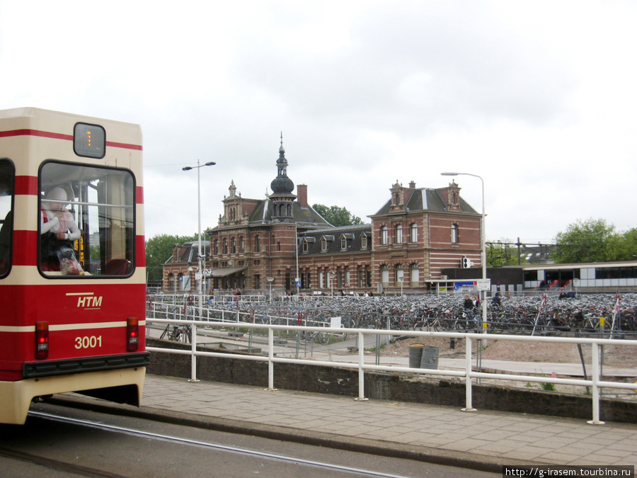 вокзал Дельфта.из Гааги можно приехать на электричке и...на трамвае Нидерланды