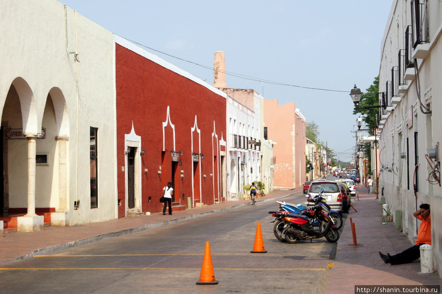 Центральная улица Вальядолида Вальядолид, Мексика