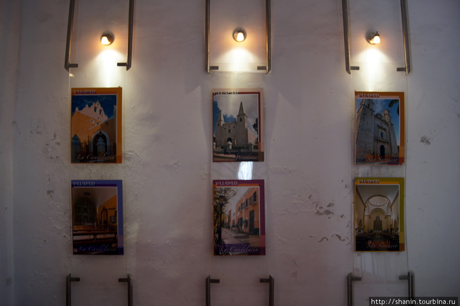 Картины на первом этаже муниципалитета Вальядолид, Мексика