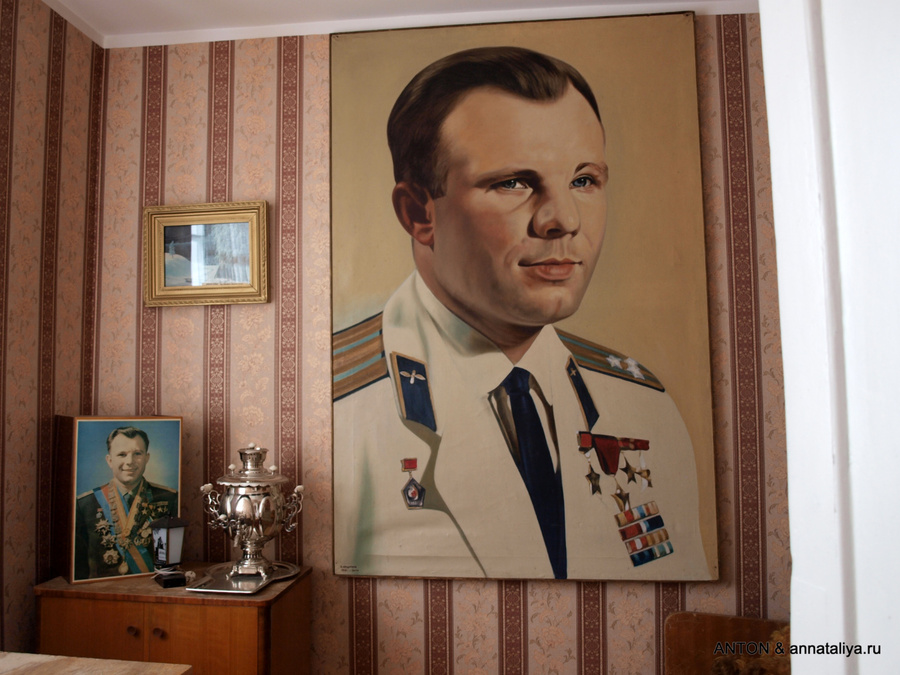 Портреты в кабинете Гагарин, Россия