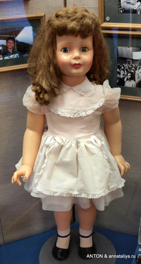 Кукла, которую подарил Громыко дочерям гагарина Гагарин, Россия