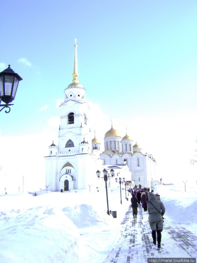 Успенский собор, как и Золотые ворота, – это и есть наследие Андрея Боголюбского. Владимир, Россия