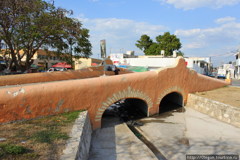 Город клещей и змей Кампече, Мексика