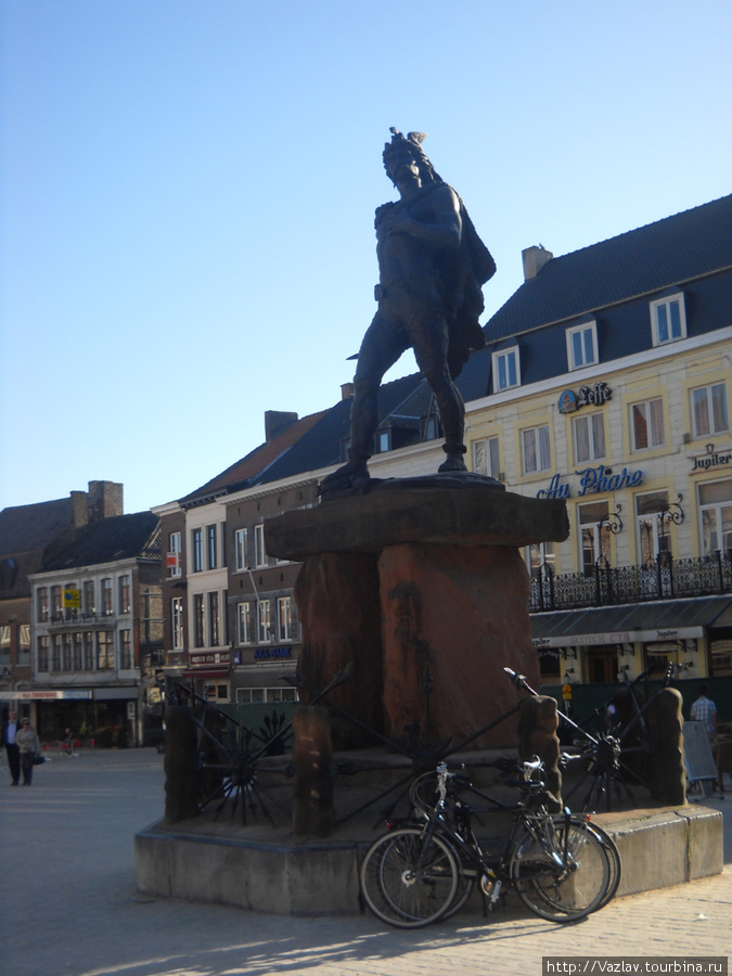 Памятник Тонгерен, Бельгия