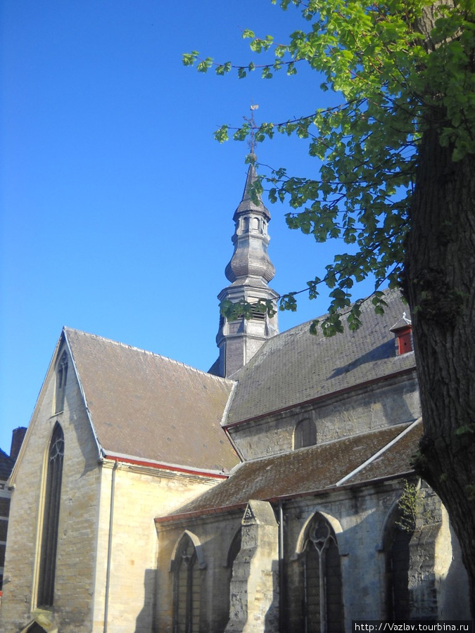 Одна из церквей Тонгерен, Бельгия