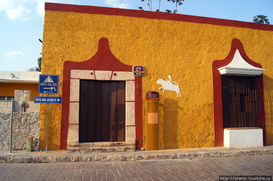 Желтый город Исамаль, Мексика