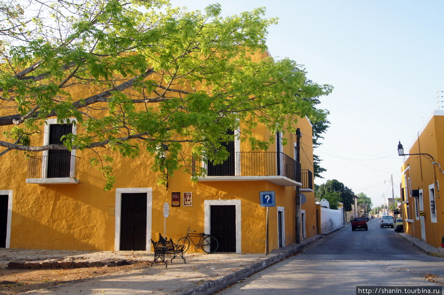 Желтый город Исамаль, Мексика