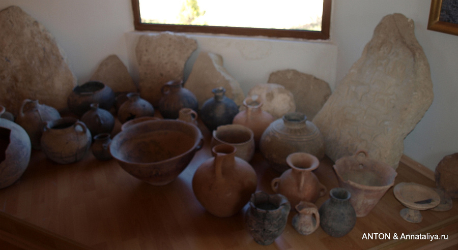 Древняя посуда, найденная археологами Гала, Азербайджан