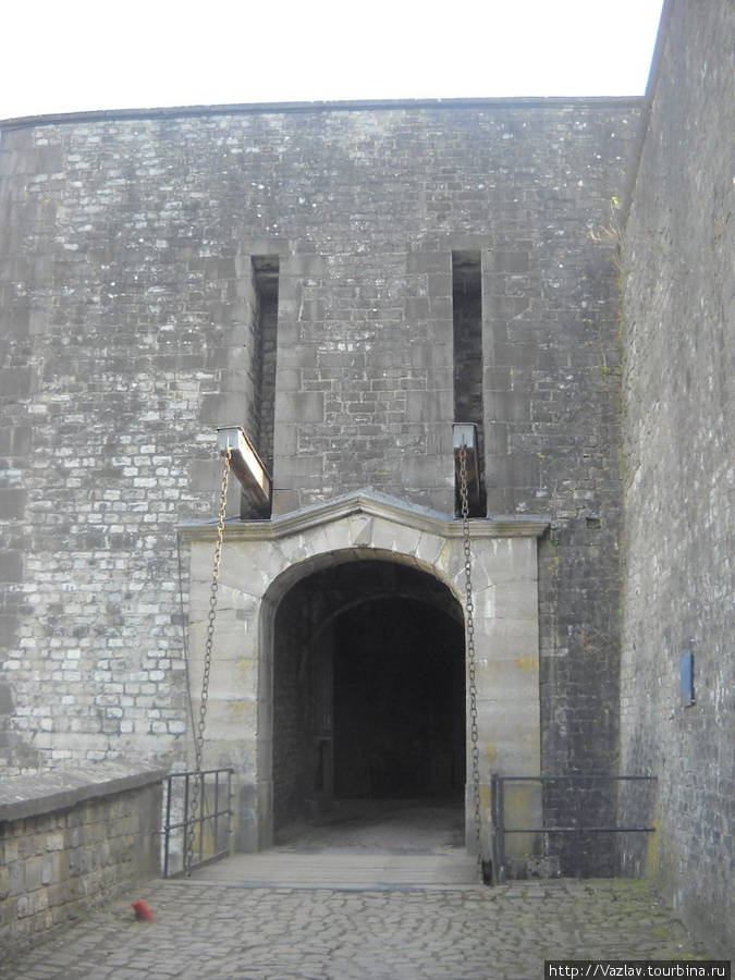 Ворота Намюр, Бельгия