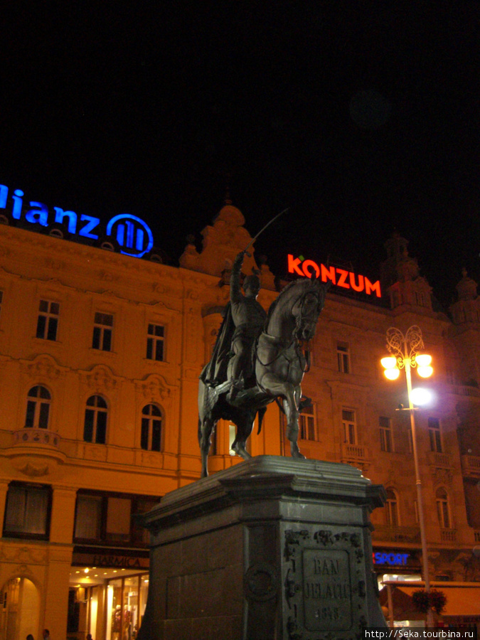 Памятник бану Йосипу Елачичу. Вечернее фото Загреб, Хорватия