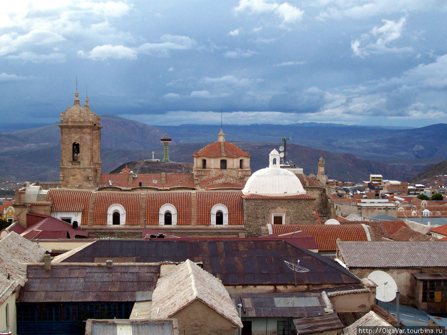 На площадях и улочках Потоси Потоси, Боливия