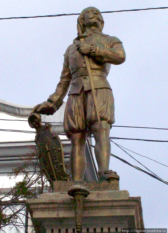 Памятник Алонсо де Ибаньесу Потоси, Боливия