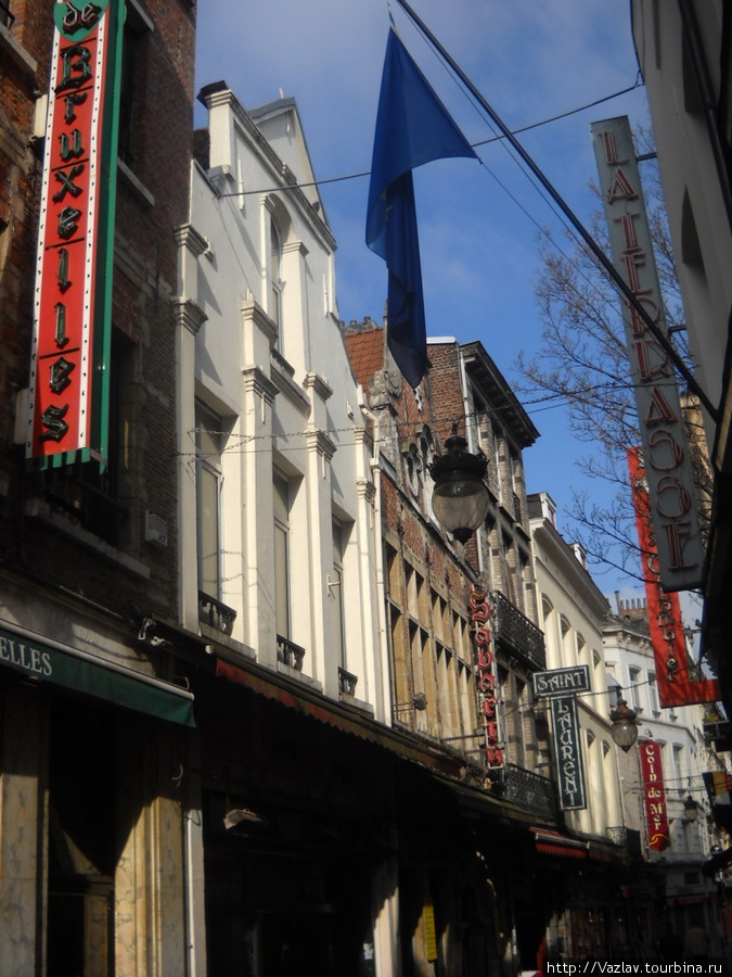 Фасады и вывески Брюссель, Бельгия