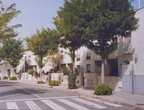 Л’Арбос — одна из улочек современного жилого квартала