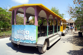 Автопоезд для туристов в Тулуме