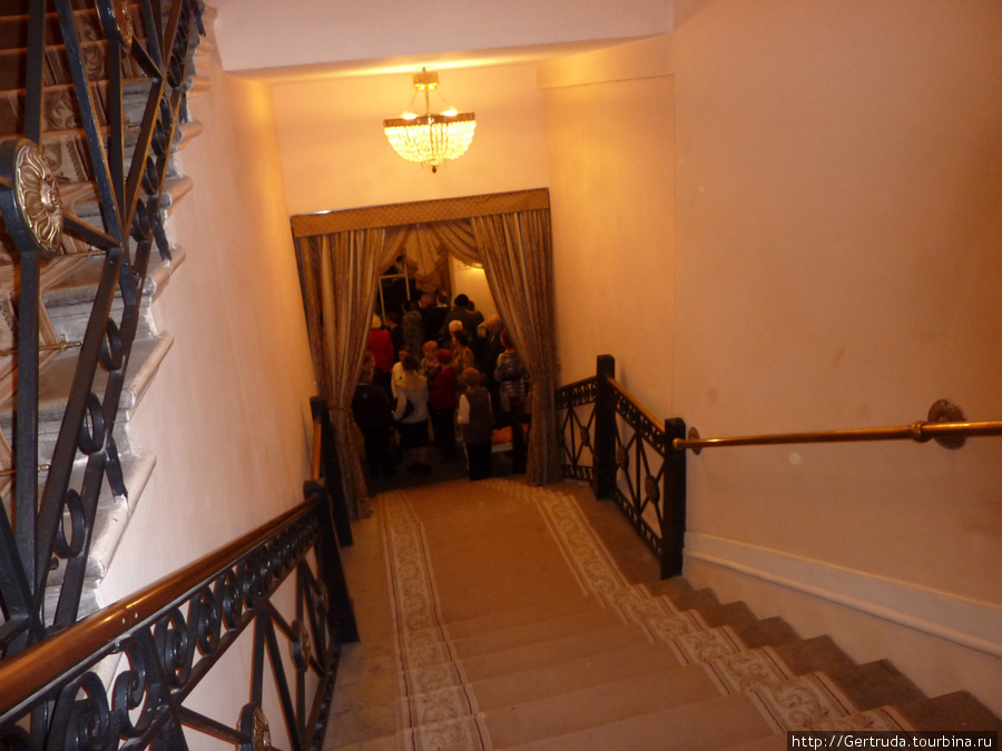 Лестница на второй этаж. Санкт-Петербург, Россия