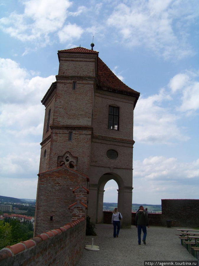 Самая высокая кирпичная колокольня мира и крепость Траусниц Ландсхут, Германия