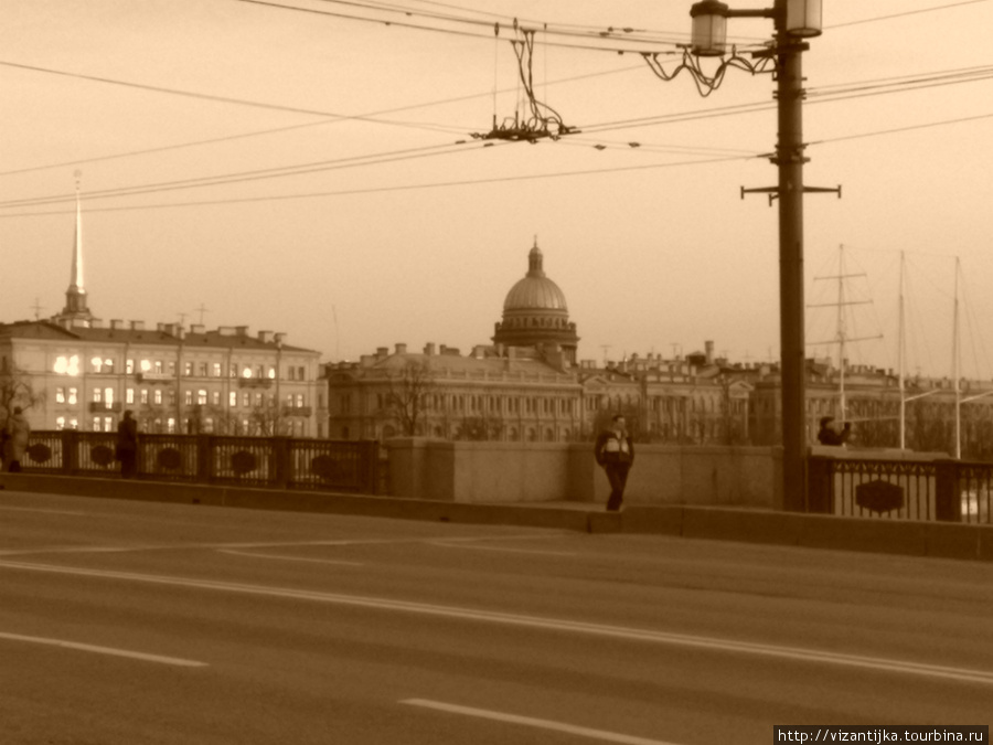 Ледоход на Неве. Набережная. Мост. Проспект... Санкт-Петербург, Россия