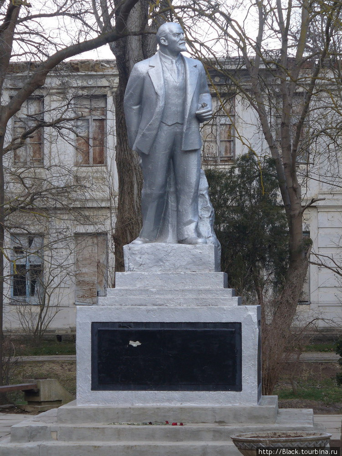 Памятник Ленину Саки, Россия
