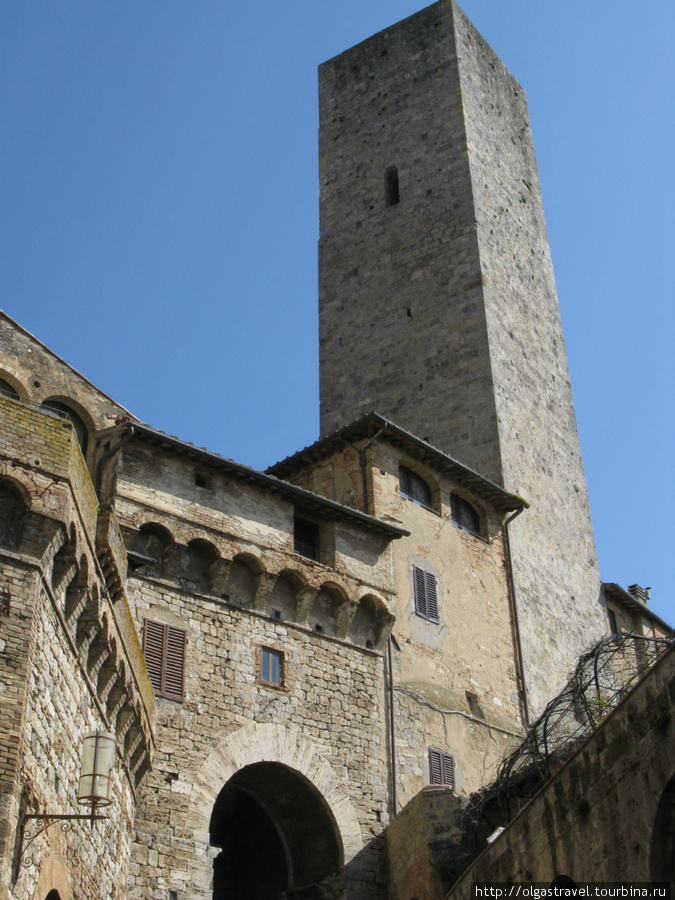 В Сан-Джиминьяно осталось 14 из 60 оригинальных средневековых башень Сан-Джиминьяно, Италия
