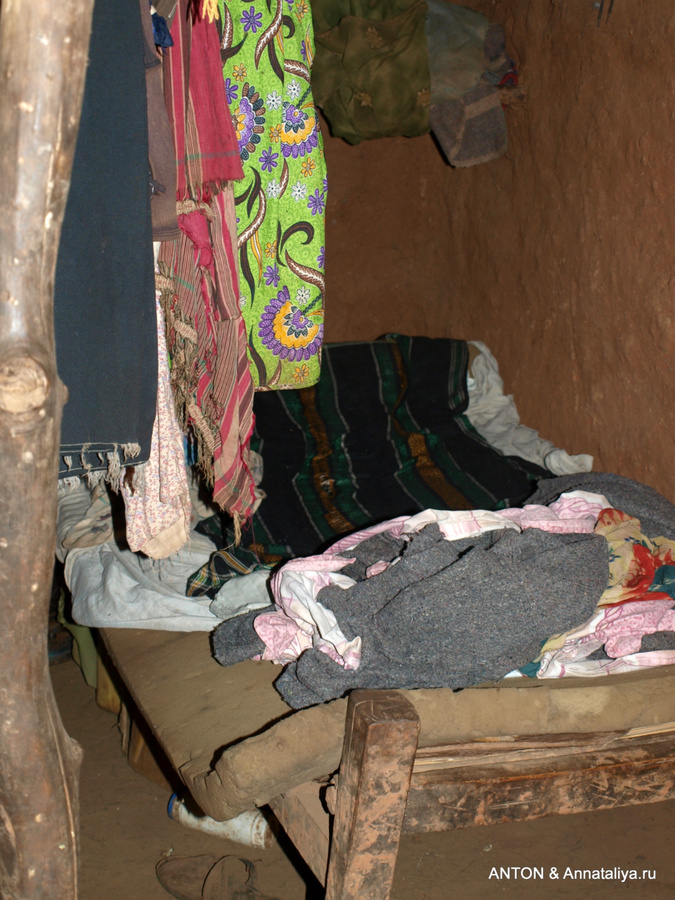 Внутри жилого дома. Жилая площадь 2-3 квадратных метра Мбале, Уганда